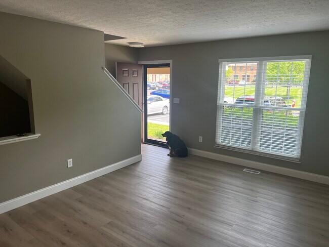 Foto del edificio - 6463 Brookedge Ct