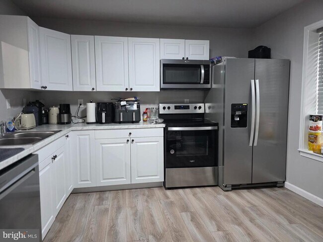 Building Photo - 236 Green Blade Dr