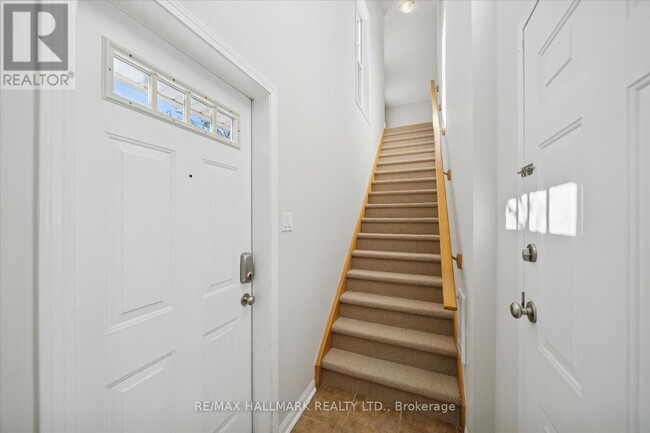 Building Photo - 2740 Bur Oak Ave