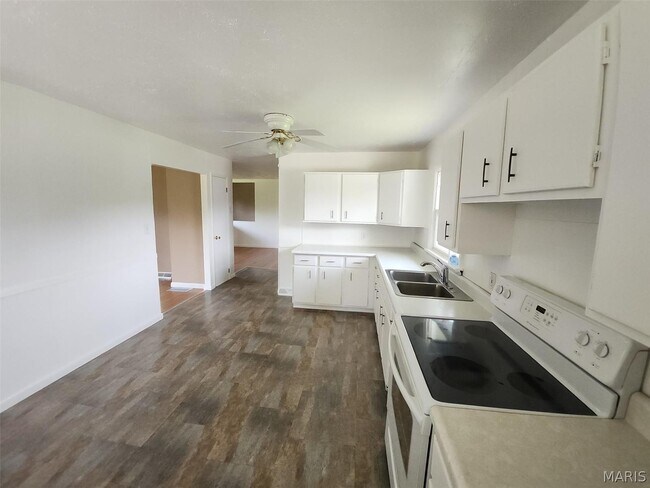 Building Photo - 2915 Spring Forest Rd