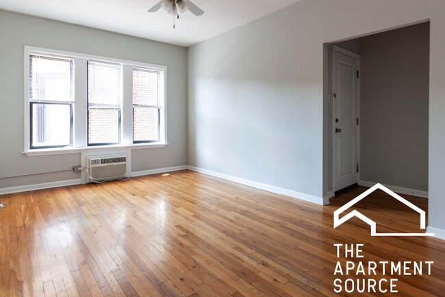 Foto del edificio - 744 W Addison St