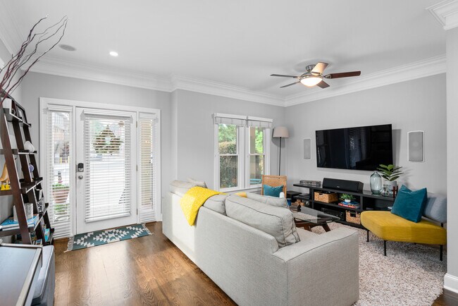 Foto del edificio - 644 Irwin St NE