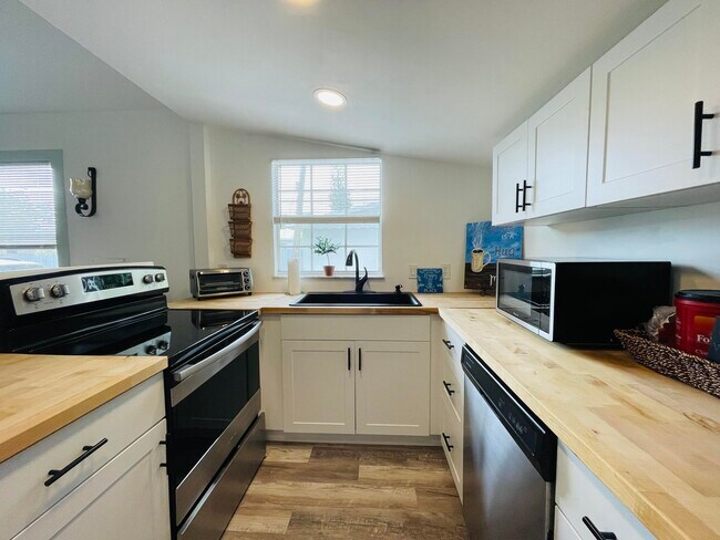 Foto del edificio - 4167 SE Seaward St