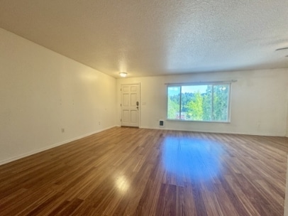 Building Photo - 5560 SW Beaverton Hillsdale Hwy
