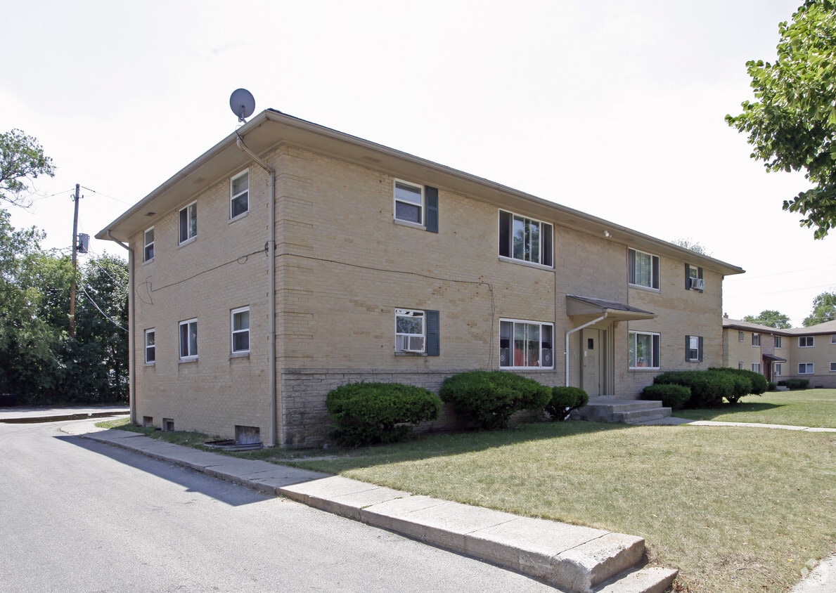 81758223 W Medford Ave, Milwaukee, WI 53218 Apartments at 81758223