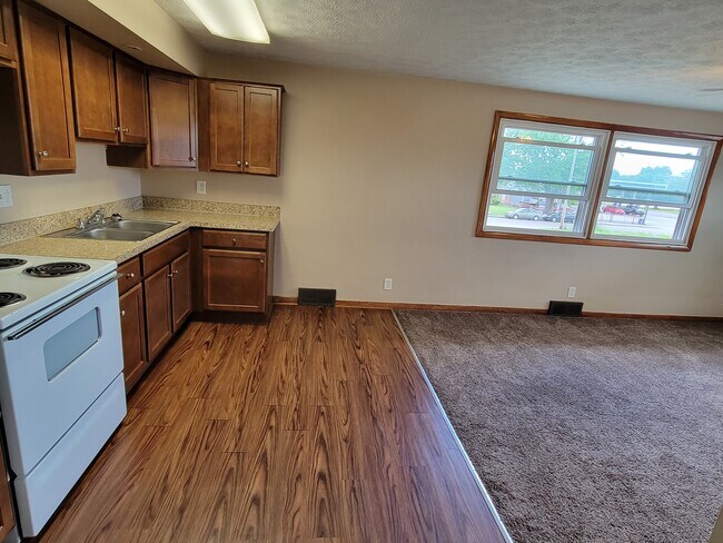 Kitchen - 125 29th St NE
