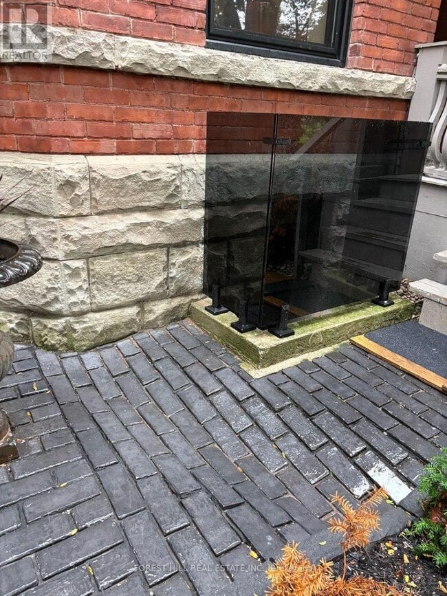 Building Photo - 77 Brunswick Ave