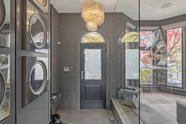 Photo du bâtiment - 109 Hazelton Ave