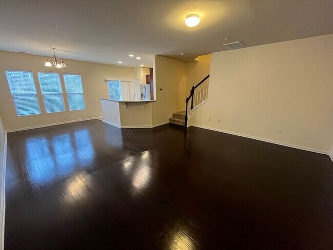 Foto del edificio - 8367 Hollister Hills Dr