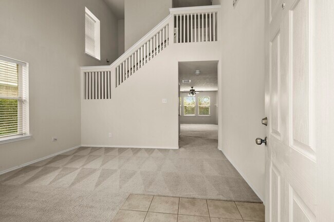 Foto del edificio - 5526 Gibralter Pl
