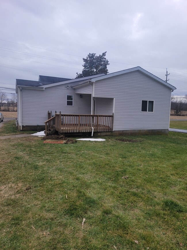 Back of home, with deck - 4820 Alert New London Rd