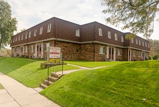 Building Photo - 836 Lois Ct
