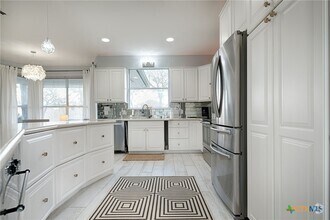 Building Photo - 30209 Oak Tree Dr