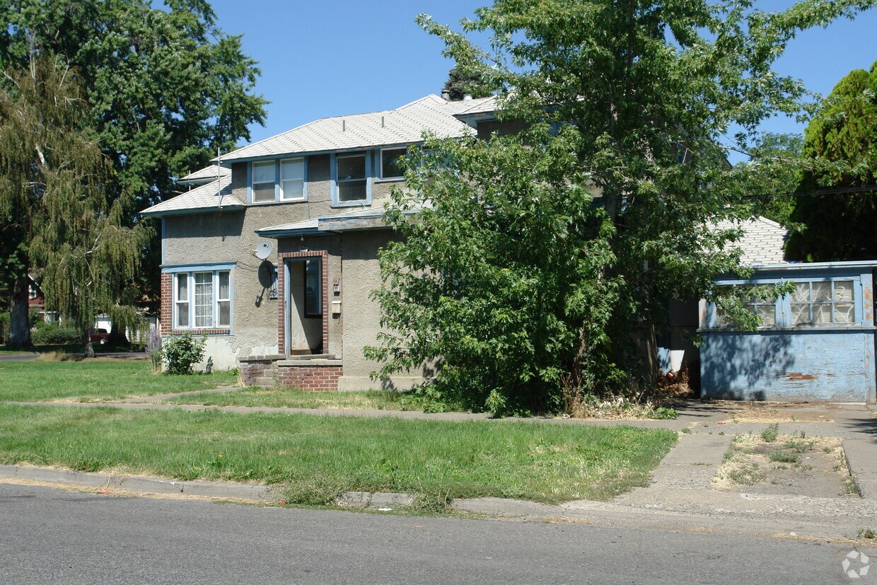 Building Photo - 601 N Naches Ave