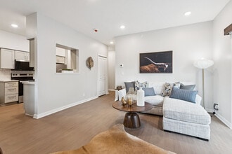 Building Photo - Raintree Apartments