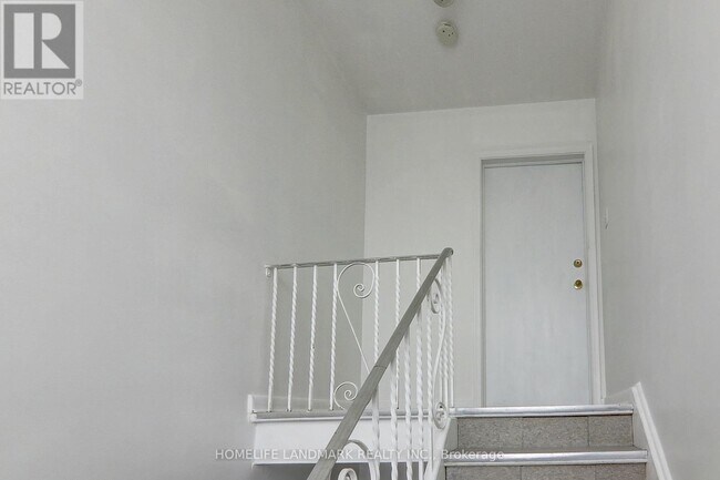 Photo du bâtiment - 8 Hanson Rd