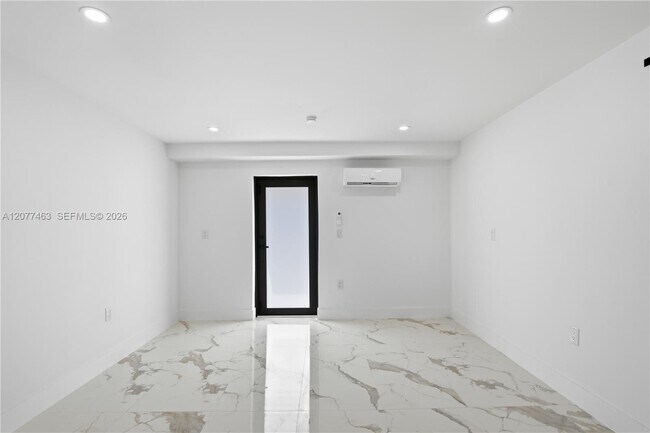 Building Photo - 6755 SW 27th St