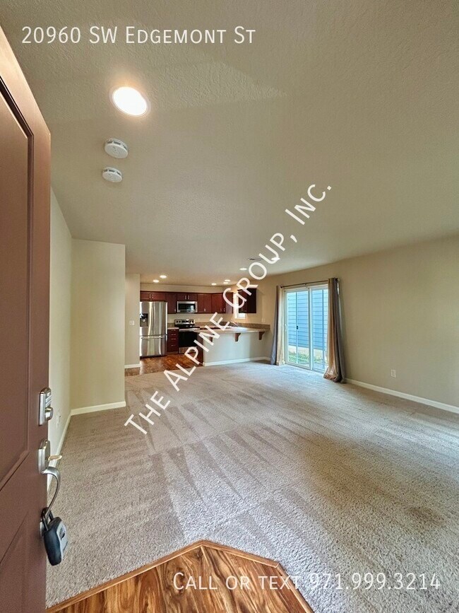 Building Photo - REDUCED PRICE for gorgeous 3 Bedroom Home ...