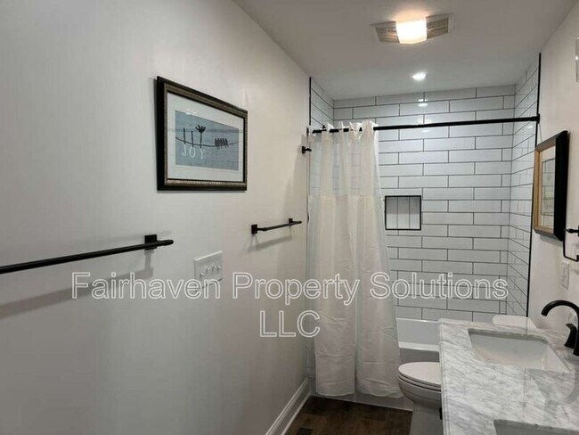 Foto del edificio - 2827 E 5th Ave