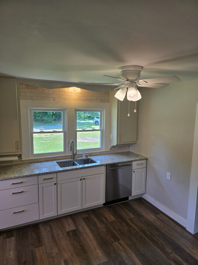 Building Photo - 6061 NC-66