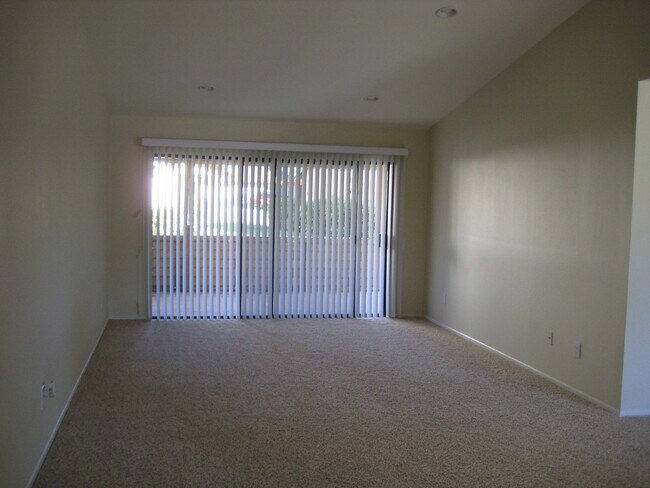 Foto del edificio - Lots & Lots of Space