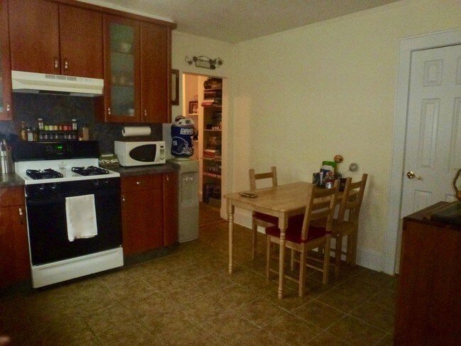 Cocina - 243 Maple Ave