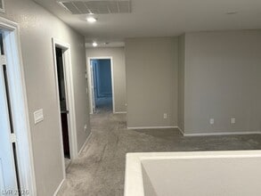Building Photo - 1002 E Dorrell Ln