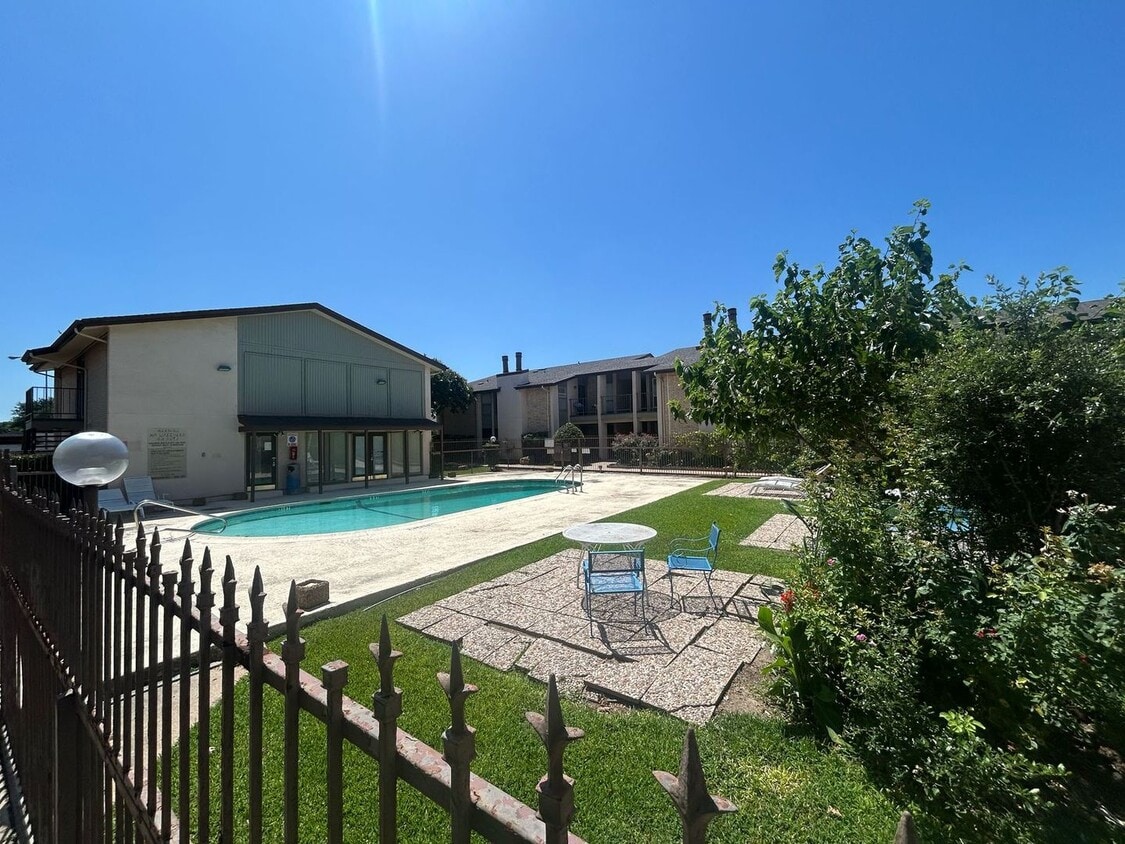 Photo - 12824 Midway Rd (Dallas, TX)