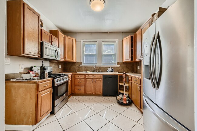 Building Photo - 3502 Greenspring Ave
