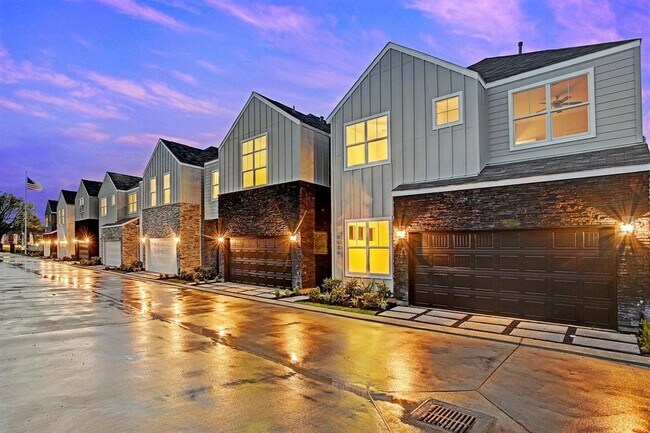 Foto del edificio - 8808 Hollister Pine Ct