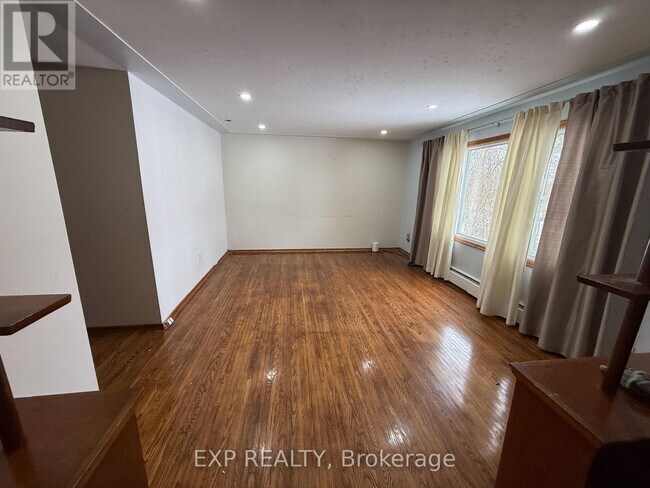 Photo du bâtiment - 1023 Eagle Dr