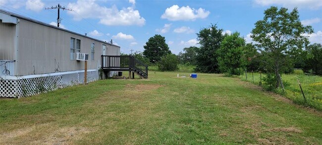 Building Photo - 860 Fm 247 Rd