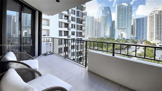 Photo - 520 Brickell Key Dr Apartment