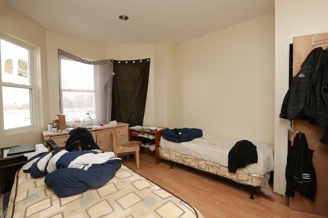 Interior Photo - 4728 Chestnut St