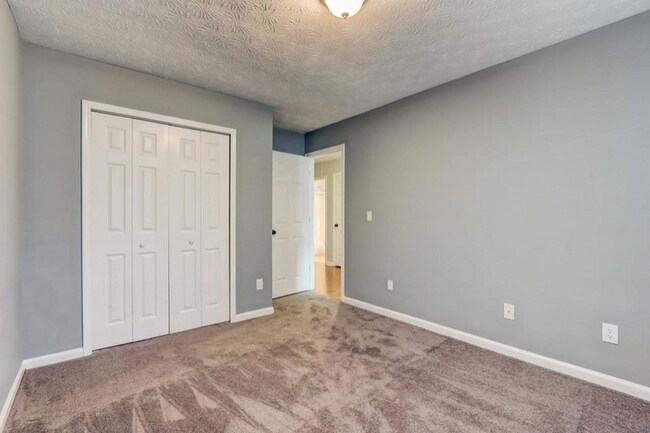 Building Photo - 1619 Sparrow Wood Ln SW