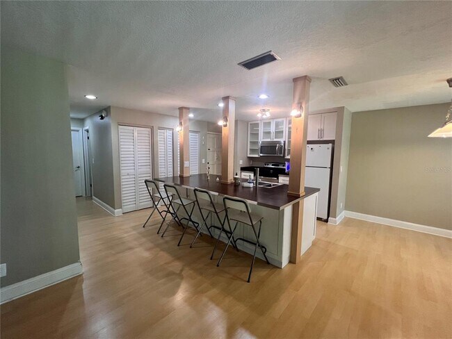 Foto del edificio - 302 Palm Coast Pkwy NE