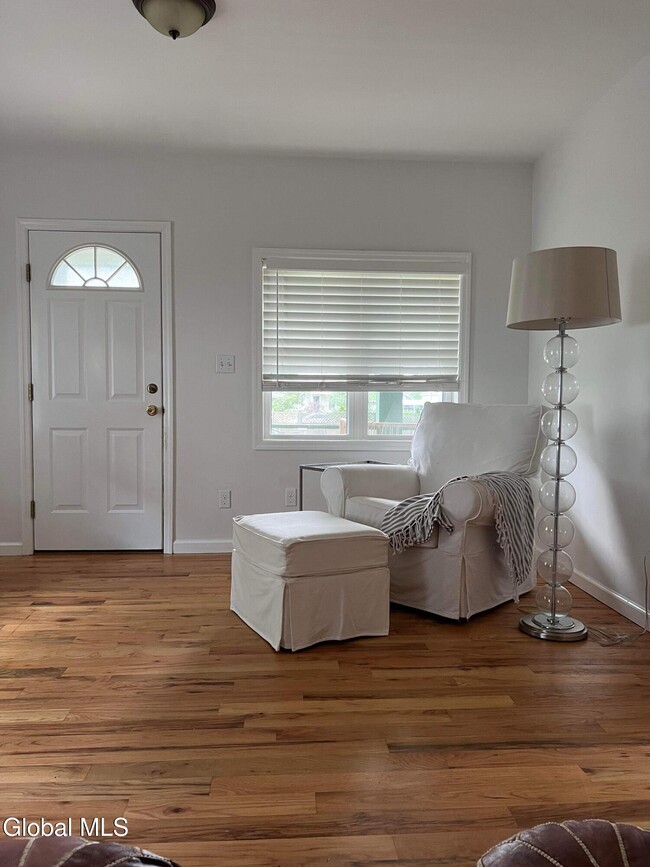 Building Photo - 165 Lake Ave