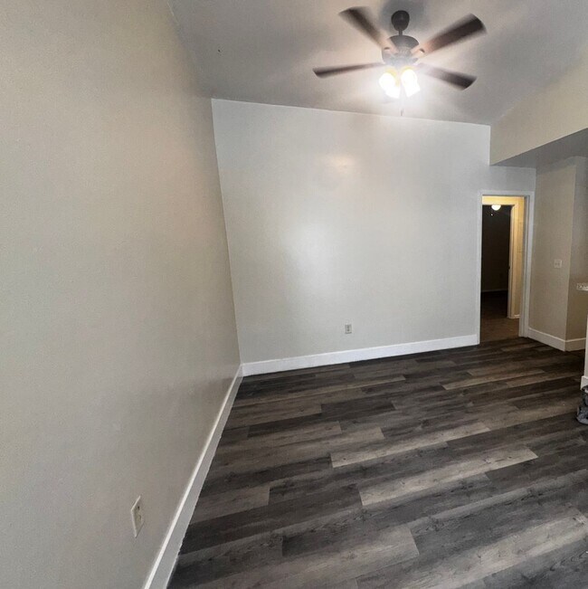 Building Photo - 3 Bedroom 2 Bath Winter Garden Townhome wi...