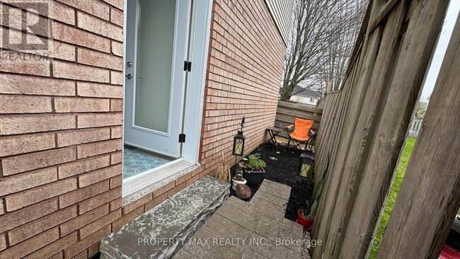 Building Photo - 30 Glenabbey Dr
