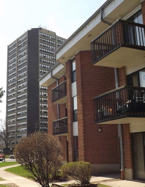 Building Photo - Damen Court Apartments