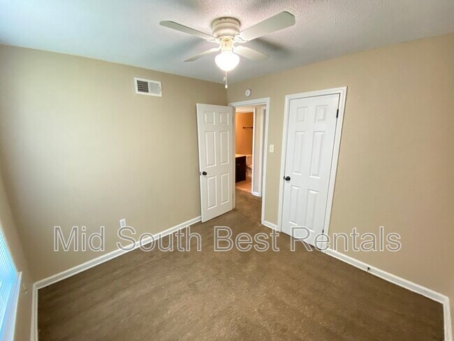 Building Photo - 1197 Canary Ln
