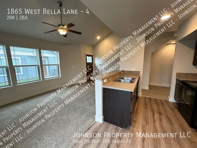 Building Photo - 1865 W Bella Ln