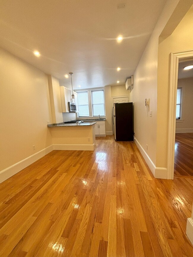 Building Photo - 5 Brown Terrace