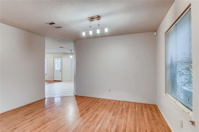 Building Photo - 8445 Fern Bluff Ave