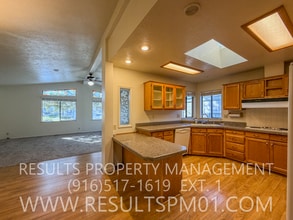 Building Photo - 346 Garfield Way