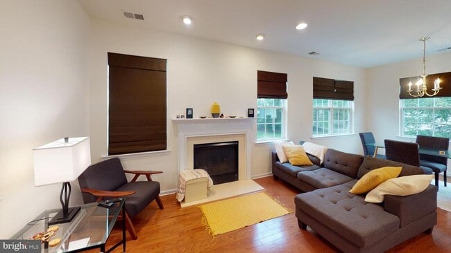 Building Photo - 206 Concord Pl