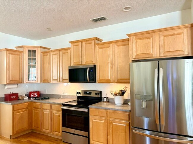 Foto del edificio - Beautiful 4 bedroom, 2.5 bath home with 2,444 sq. ft. in Harmony