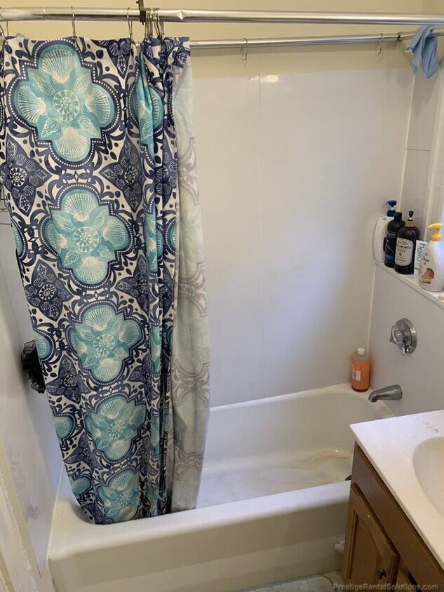 Foto principal - 217 Kelton St