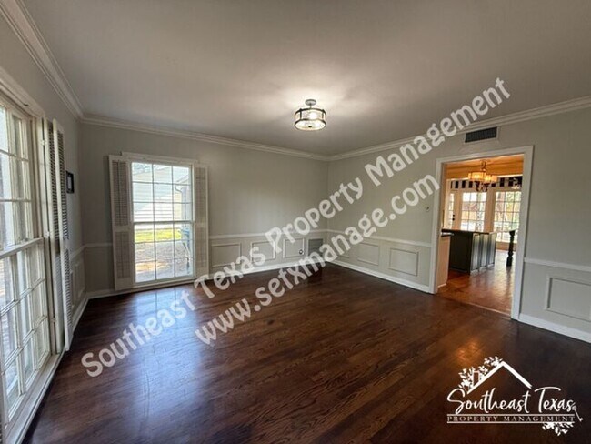 Foto del edificio - 2465 Gladys St
