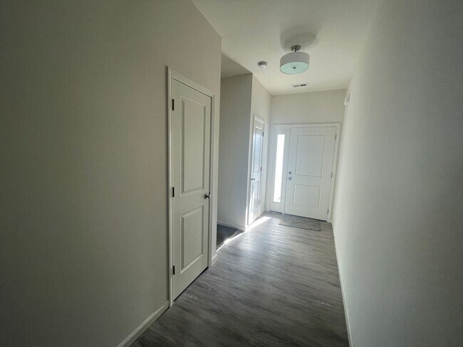 Building Photo - Newly Built 3 Bedroom House!
